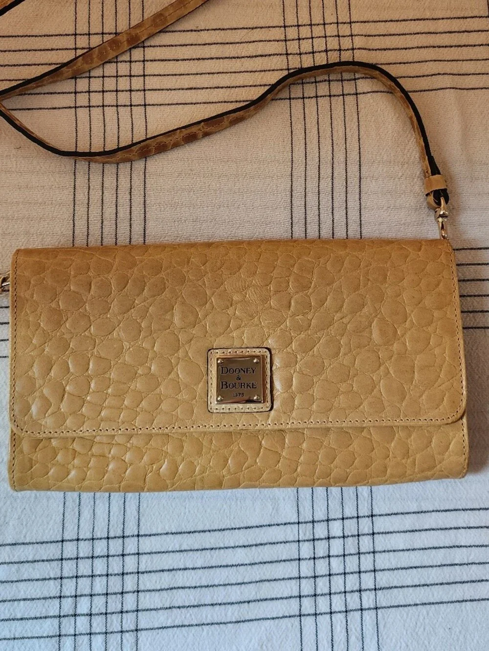 Dooney And Bourke Leather Crossbody Clutch Removable Strap